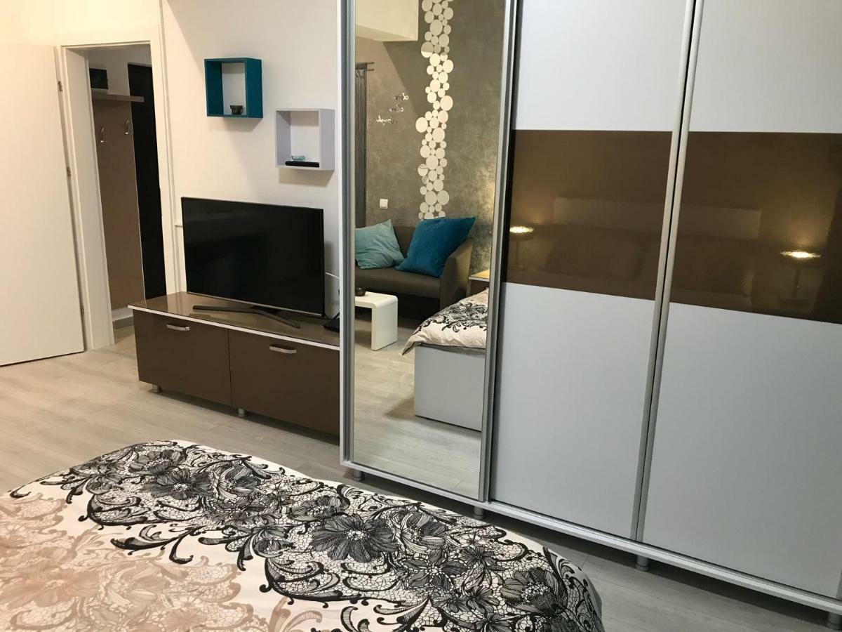 Luxury Flat 9 Near Metro Lägenhet Bukarest Exteriör bild